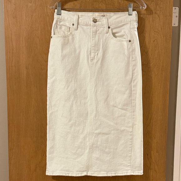 Universal Thread Dresses & Skirts - Universal Thread Women Skirt White Cotton Blend Straight Pencil Knee Length